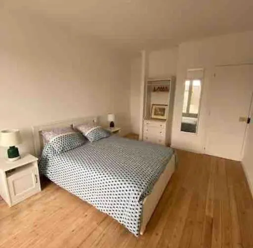 Hyper-centre Proche Et Marche לה פוליגן